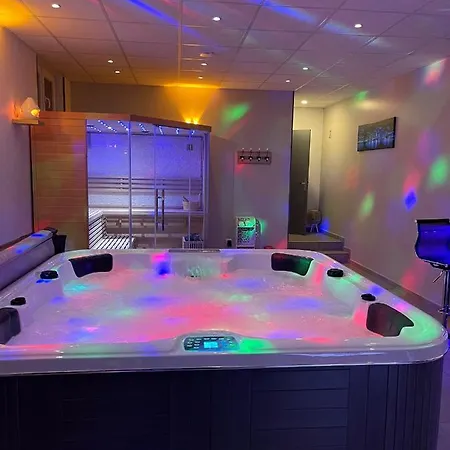 Loft Privatif Avec Jacuzzi Et Sauna * سان ديزييه
